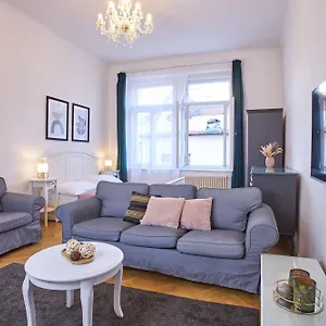 4* Ξενοδοχείο με διαμερίσματα Charles Bridge Premium Residence